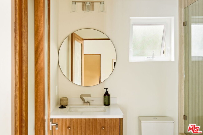 Building Photo - 2701 Jalmia Dr