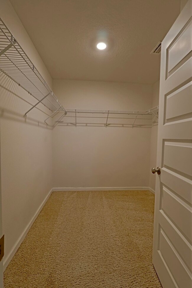 Building Photo - 5747 Guinevere Ln