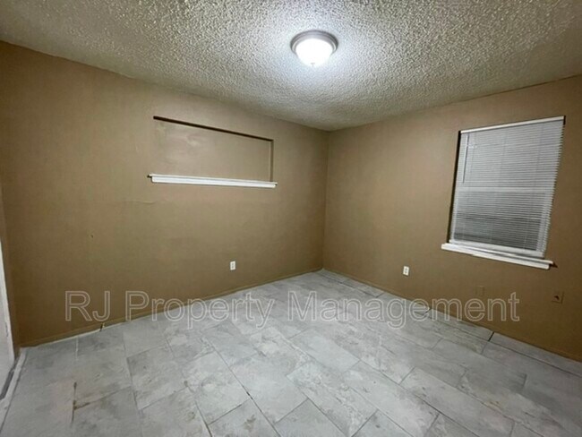 Building Photo - 1766 Cincinnati Rd