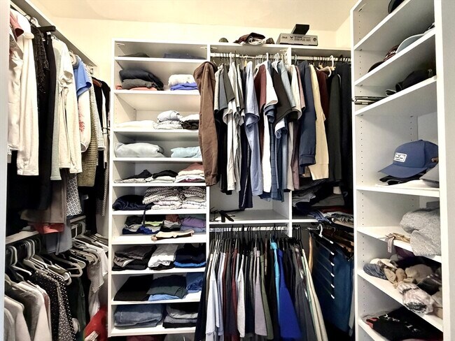 Building Photo - 9 Park St