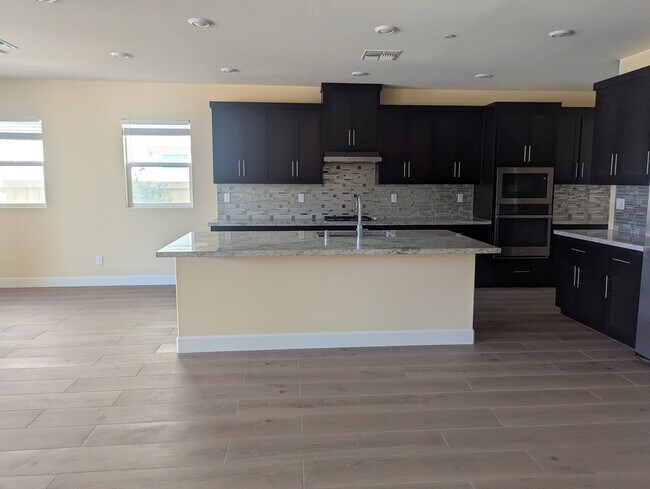 Kitchen - 2461 Coloma Ln