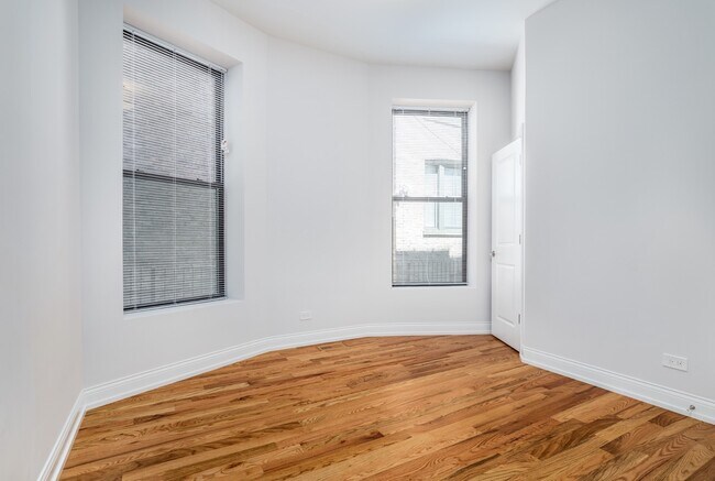 Building Photo - 5407 S Harper Ave
