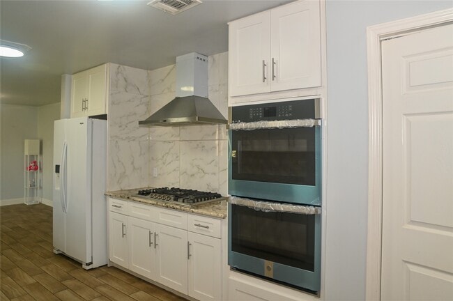 Building Photo - 5254 N Braeswood Blvd
