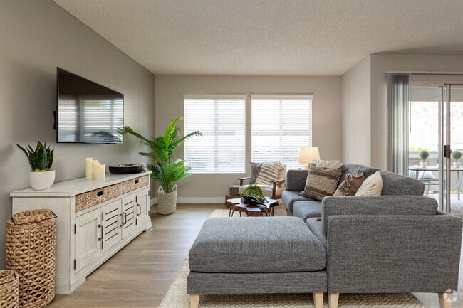 Building Photo - Colony Parc