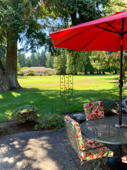 Building Photo - 107 Fairway Dr