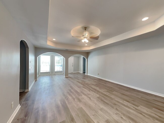 Building Photo - Updated 4-Bedroom Corner Lot Home with Granite Kitchen in Irving, TX