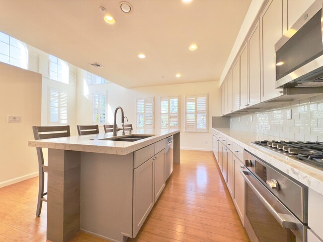 Building Photo - 499 Casselino Dr