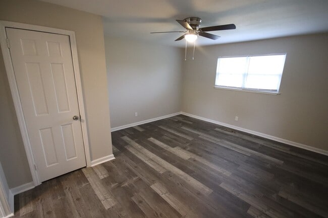 Building Photo - 1BD/1BA in Chickamauga - Water, trash, and...