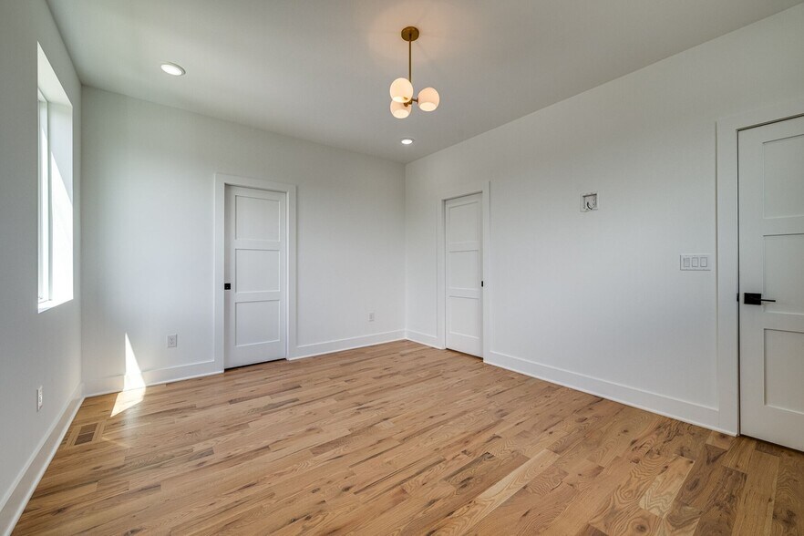 Third Floor Bedroom - 6003 Louisiana Ave