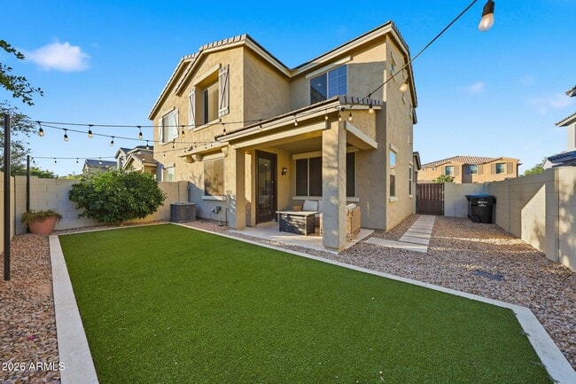 Building Photo - 905 S Canal Dr
