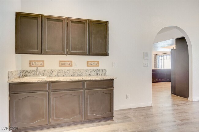 Building Photo - 7378 Kayvani Ct