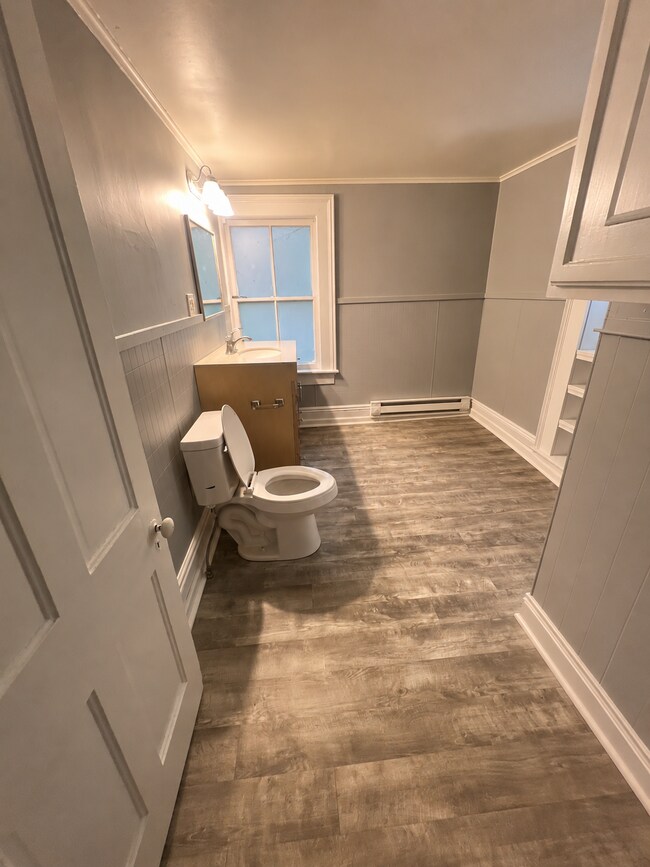Building Photo - 2 Bedroom Apartment in Mount Morris –  Available Immediately