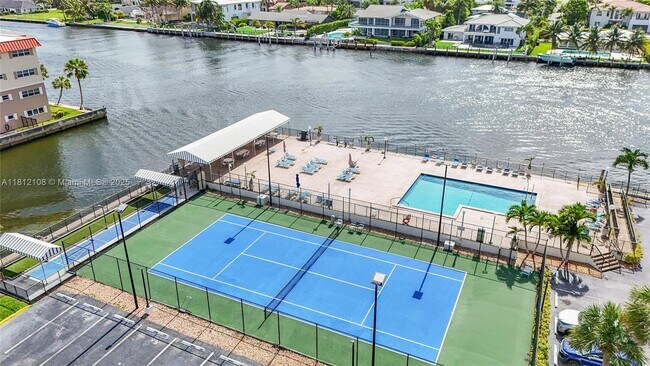 Building Photo - 2049 S Ocean Dr