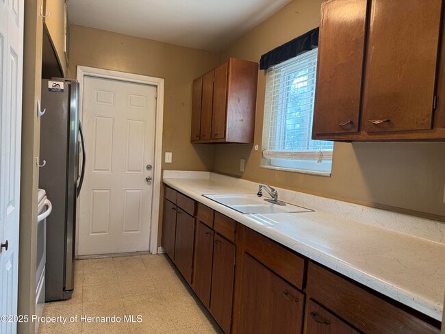 Building Photo - 6315 Treehaven Dr