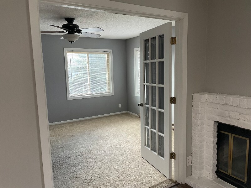 Building Photo - 2160 Ridge Dr