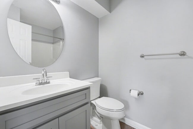 Building Photo - 421 Rivertree Ln