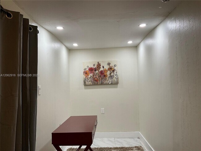 Building Photo - 101 Miami Gardens Rd