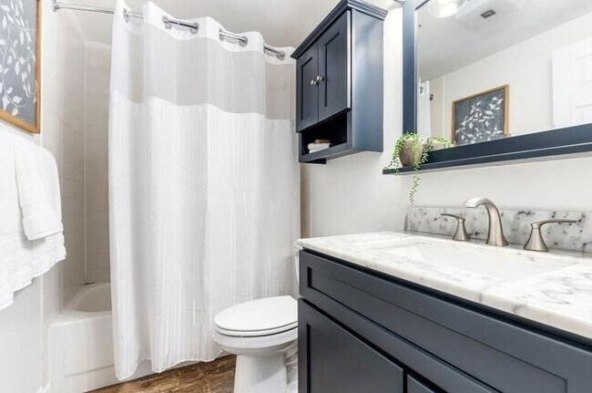 Building Photo - 100 Boatswains Wy