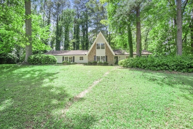 Primary Photo - 2820 Georgian Terrace