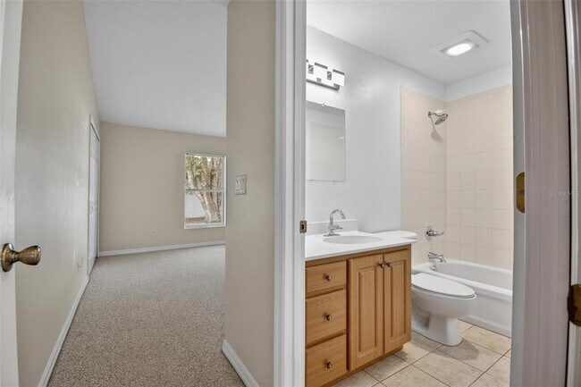 Building Photo - 83 Lynbrook Dr