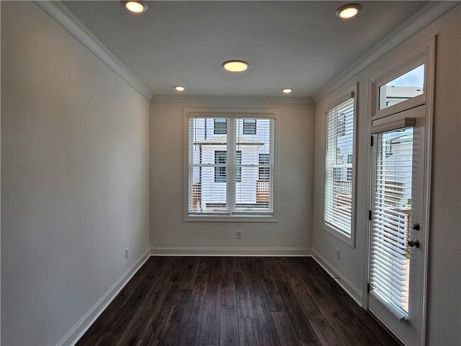 Building Photo - 502 Healy Dr
