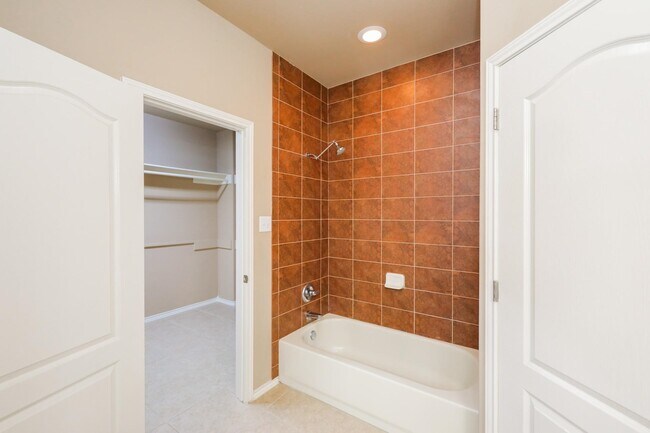 Building Photo - 117 Veracruz Dr