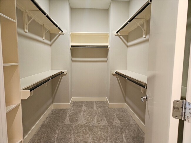 Building Photo - 2621 Hutchins St