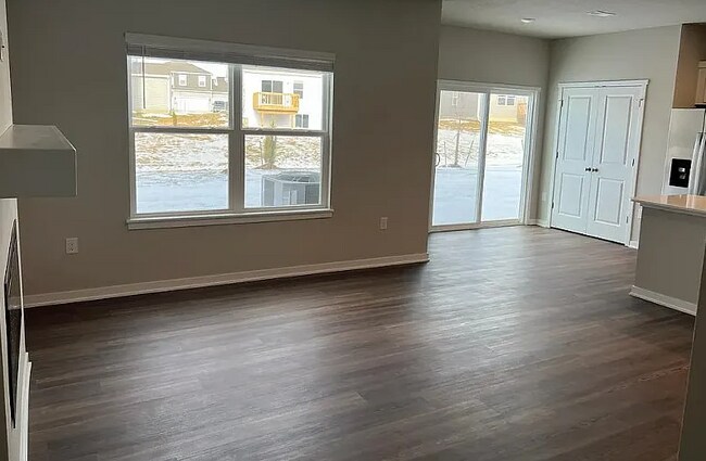 Building Photo - 340 Ember Dr