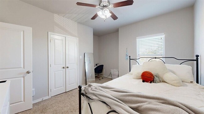 Building Photo - 2907 Papa Bear Dr