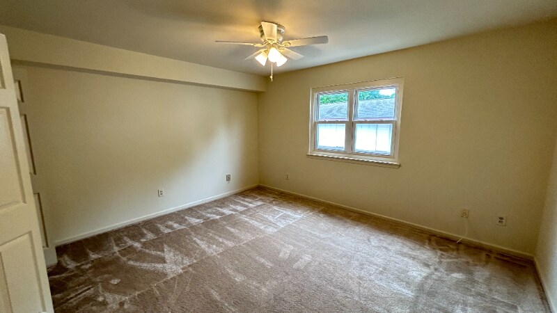 Building Photo - 3736 Carman Rd