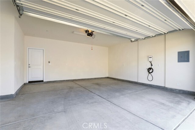 Building Photo - 27213 Tamarack Ln