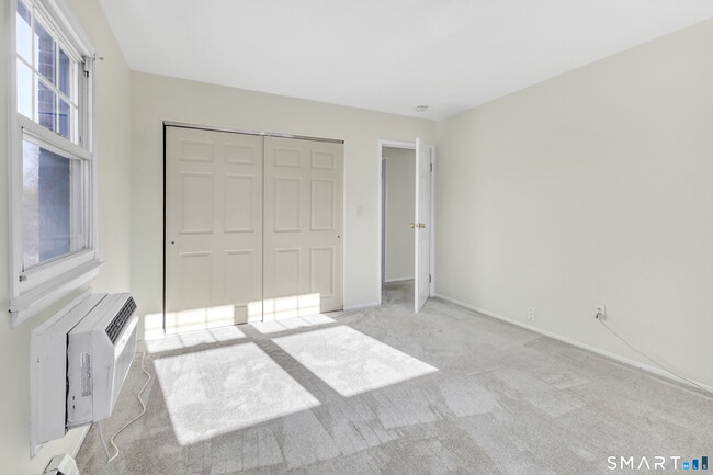 Building Photo - 100 Silliman St