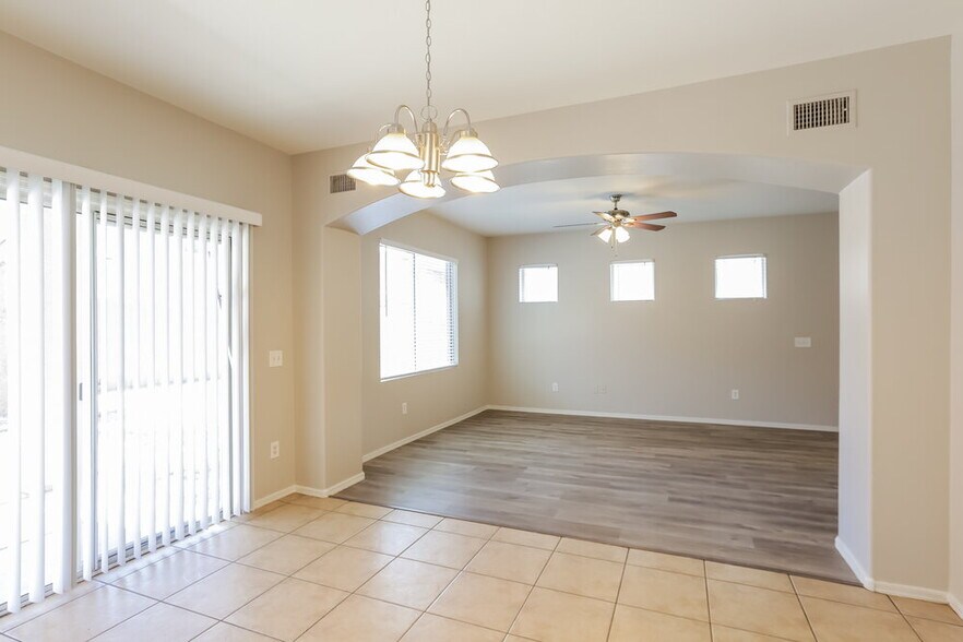 Building Photo - 4013 W Park St