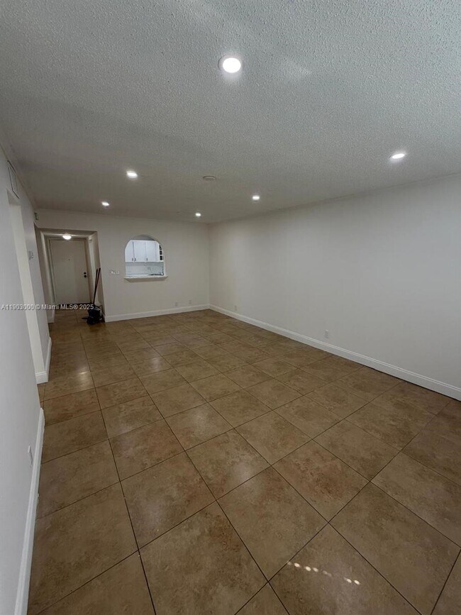 Building Photo - 10701 Royal Palm Blvd