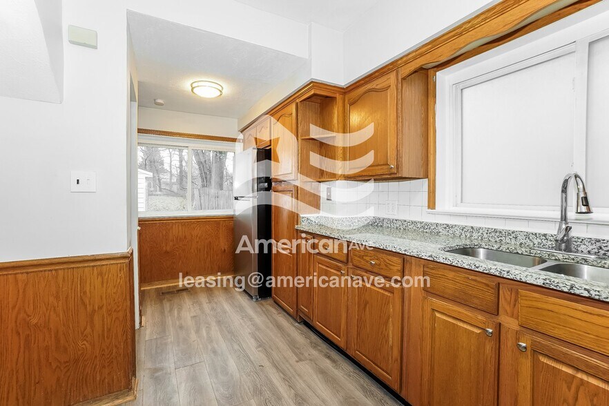 Building Photo - 691 Noble Ave