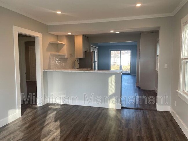 Building Photo - 3738 Edgar Ave