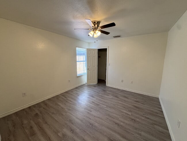 Building Photo - Spacious 3-Bed, 3-Bath Duplex  on Marshall Street – 1366 Sq Ft of Comfortable Living in Lubbock!