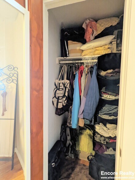 Building Photo - 429 Franklin St