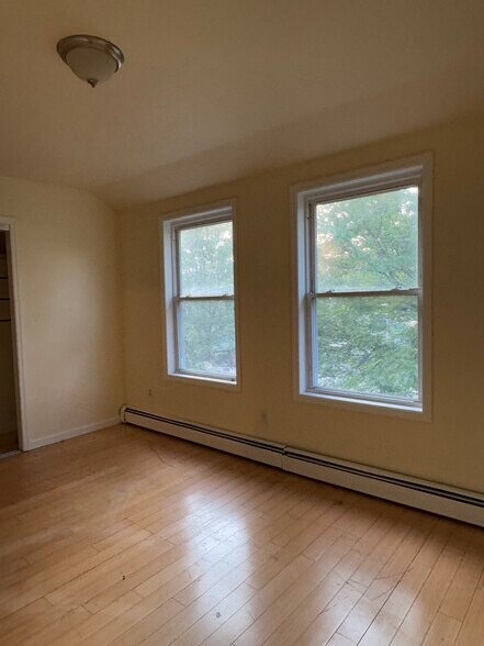 Building Photo - 16908 110th Ave