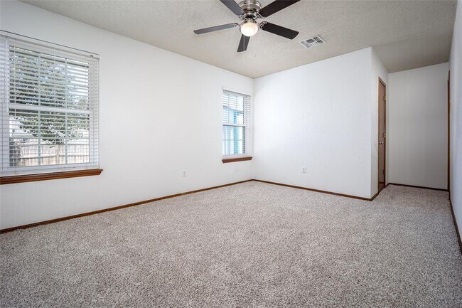 Building Photo - 2605 Pennington Ave
