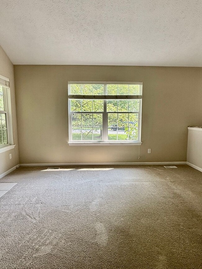 Building Photo - Three Bedroom Condo in Kalamazoo