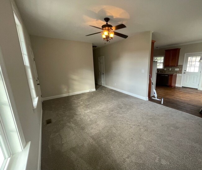 Building Photo - 6776 Flat Rock Rd