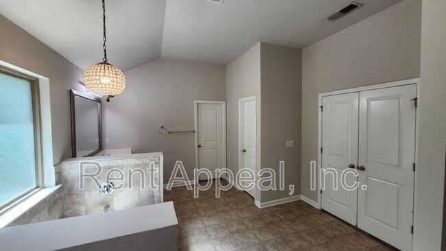 Building Photo - 3523 Woodshade Dr