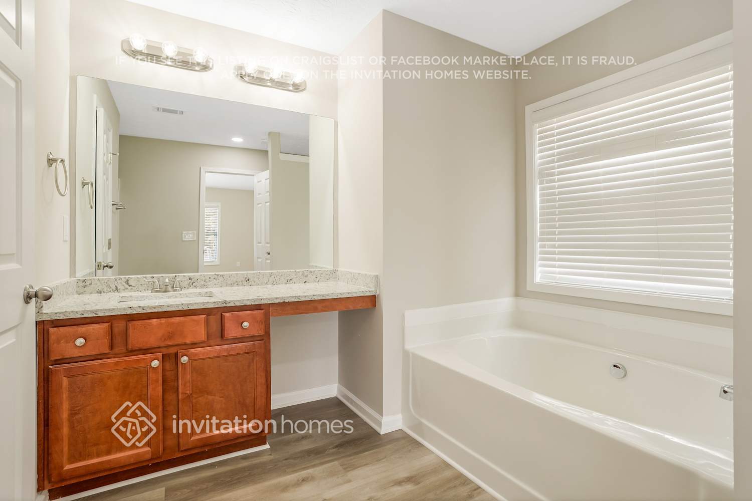 Building Photo - 76 Laurelton Cir