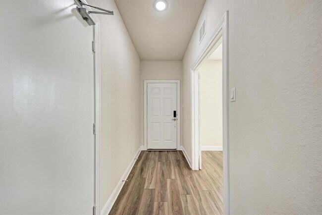 Building Photo - 120 Snowy Plover Ln