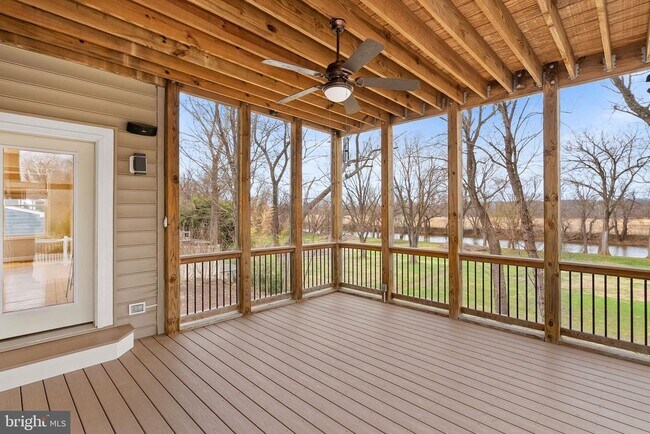 Building Photo - 19451 Youngs Cliff Rd