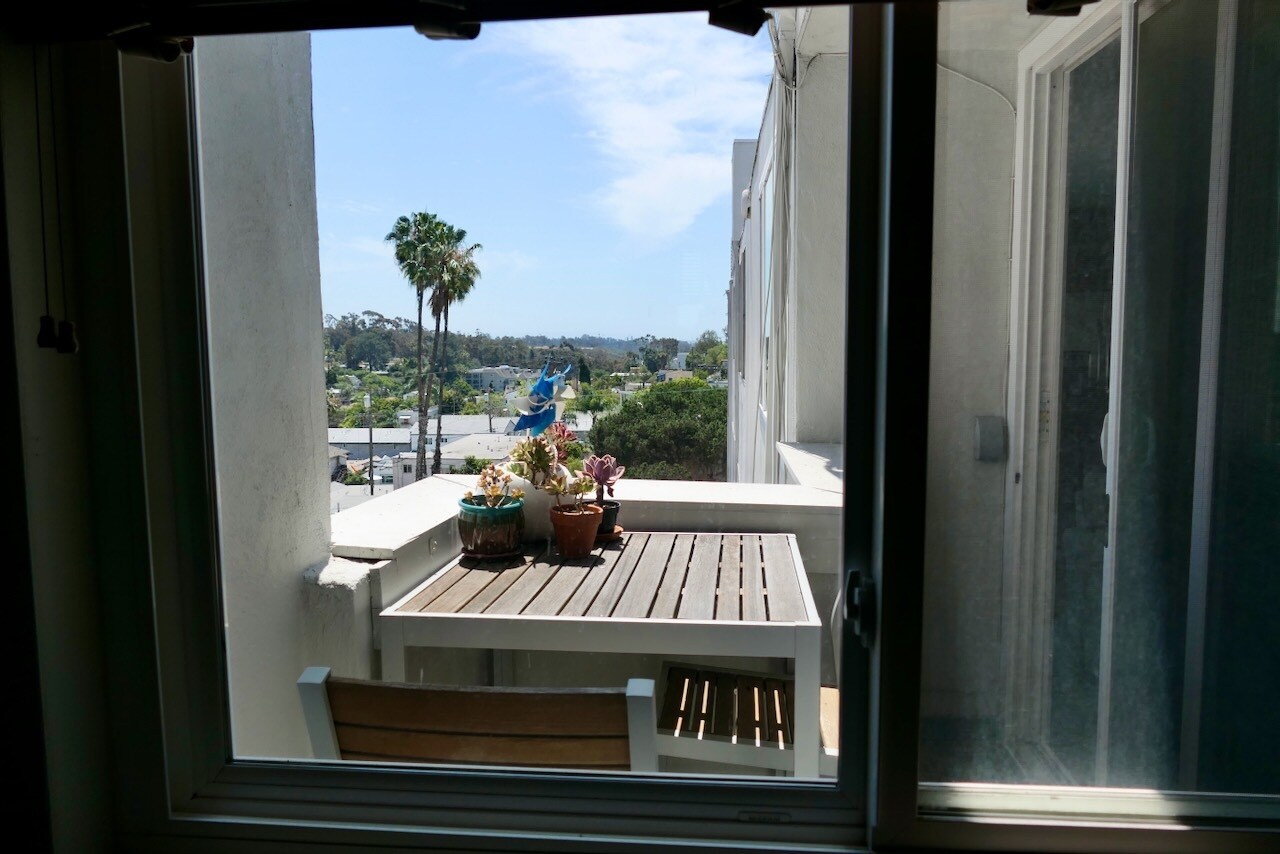 Building Photo - 1907 Robinson Ave