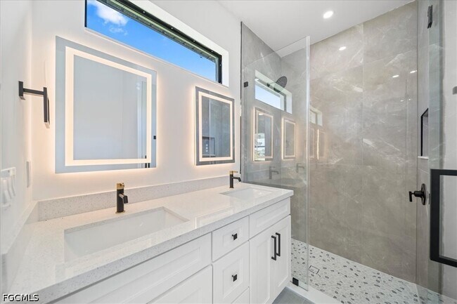Building Photo - 4536 NW 35th Pl