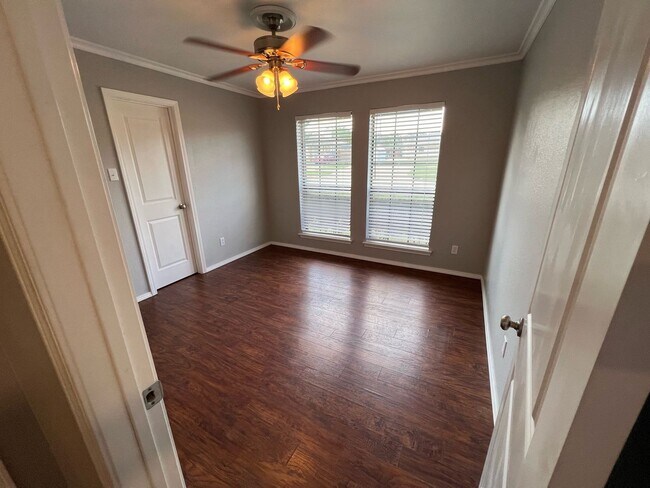 Building Photo - COMING SOON, JANUARY 10TH:  Beautifully Remodeled 3/2/2 Home, Generously updated Smart Home - For...