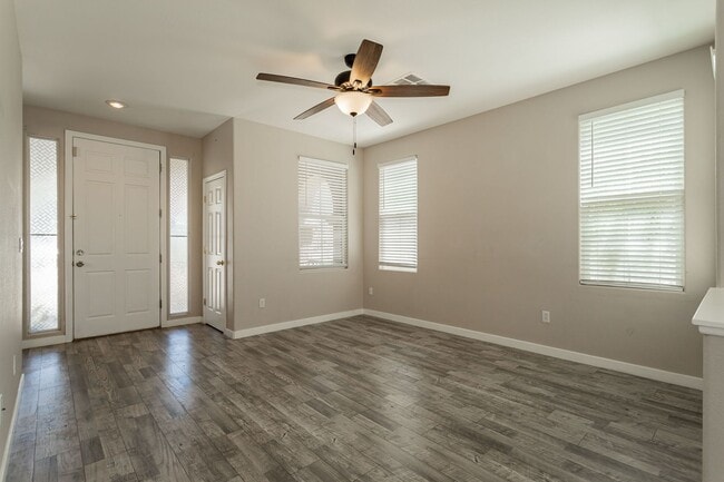 Building Photo - 8611 Splendid Leaf Ct